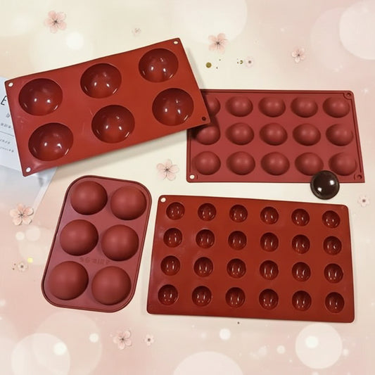 Los 4 tamaños de moldes de silicona semiesfera disponibles con bomba de chocolate desmoldada | Vallia Repostería