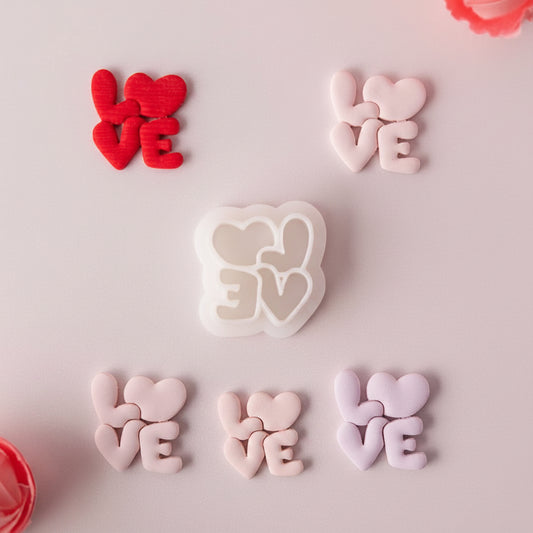 Mini cortador de fondant diseño LOVE con corazón 1.5 cm - Vallia Repostería