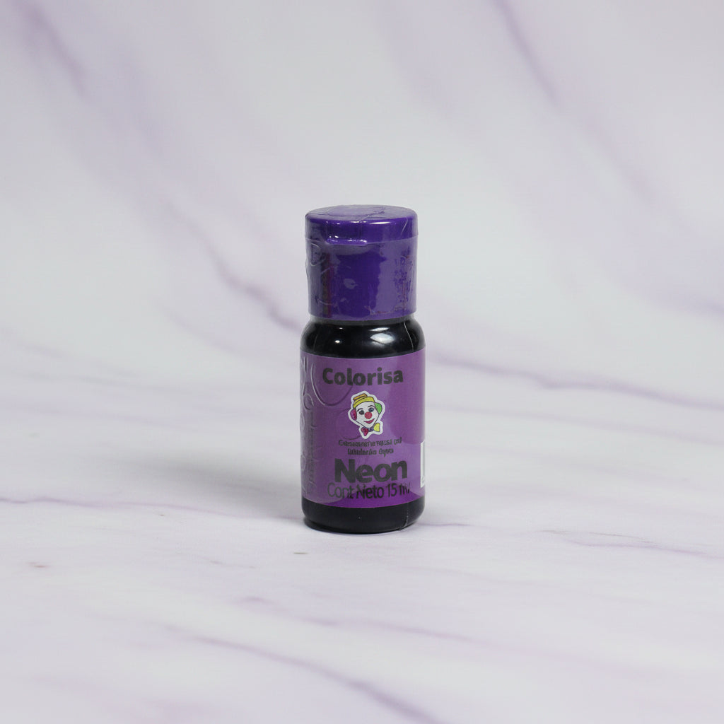 Colorante en gel neón Colorisa color violeta en frasco dosificador 13 ml sobre fondo mármol blanco – colorante para fondant y merengues - Vallia Reposteria 
