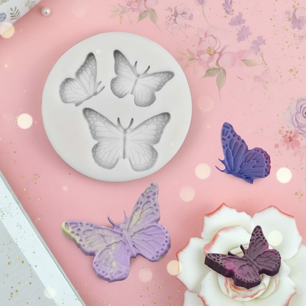 Molde de silicona Vallia Repostería con tres diseños de mariposas realistas para decorar pasteles y postres.