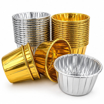 moldes de aluminio Vallia Repostería en colores dorado y plateado para cupcakes y postres individuales.