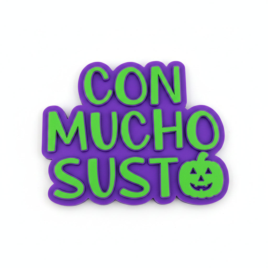 Sello embosser Vallia Repostería para fondant con la frase Con Mucho Susto y una calabaza en relieve color verde